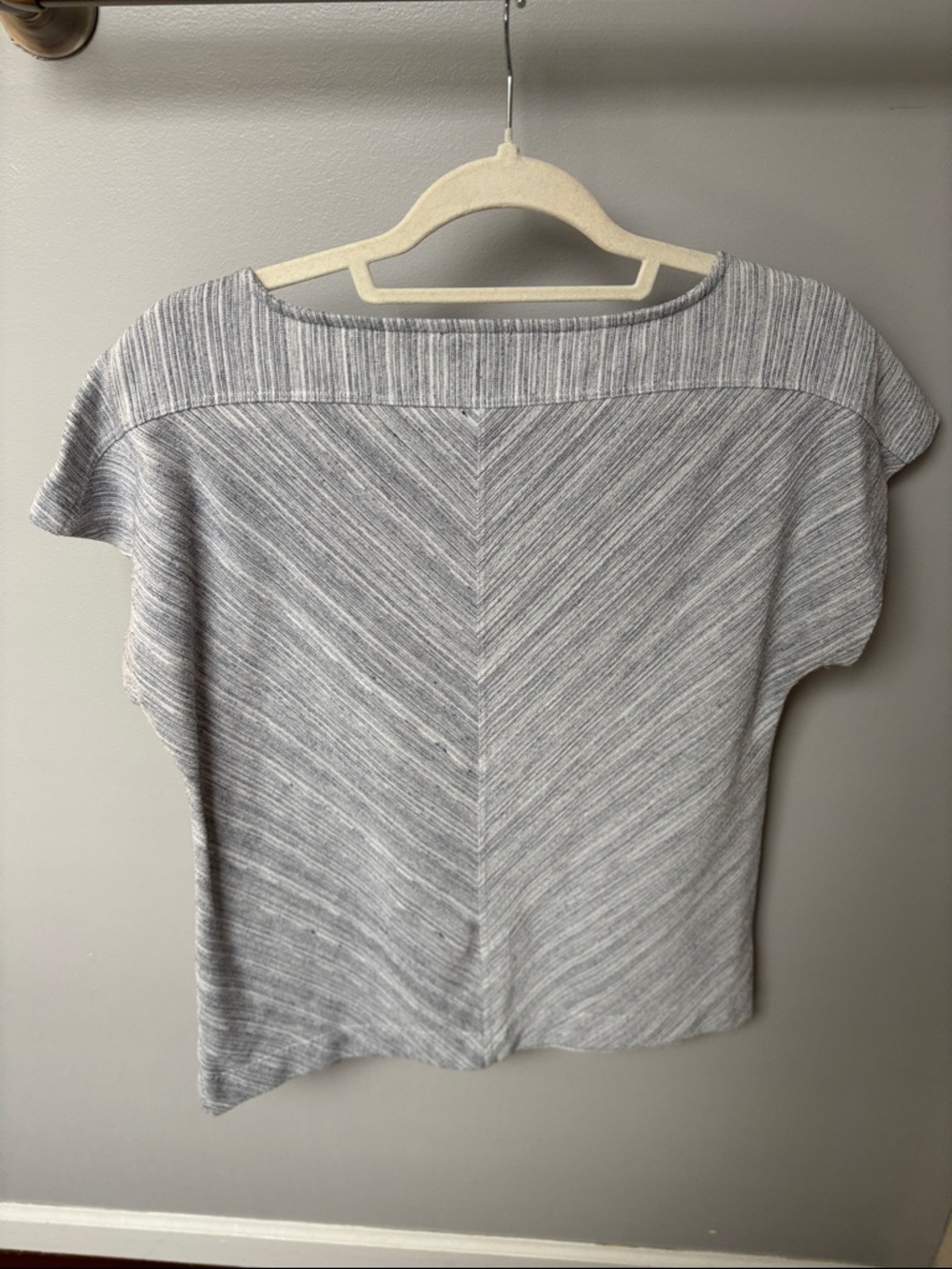 Jones New York Heather Gray Short Sleeve Knit Tee - Picture 2 of 3